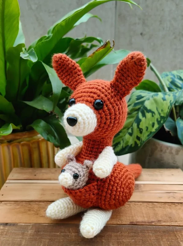 Amigurumi kangaroo free crochet pattern