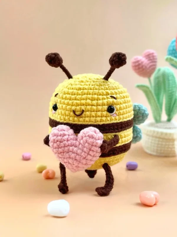 Amigurumi Bee with Heart