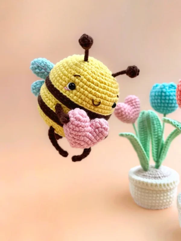 Amigurumi Bee with Heart Free Crochet Pattern