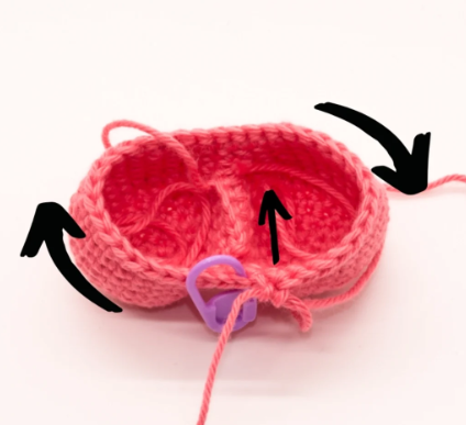 Using the tail from the 1st sphear, make 6 sc across both sphears, connecting it to the 2nd