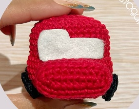 With white felt make the shape