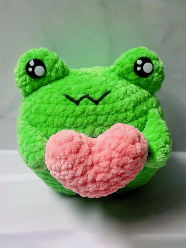 Adorable Frog with Heart Free Crochet Pattern