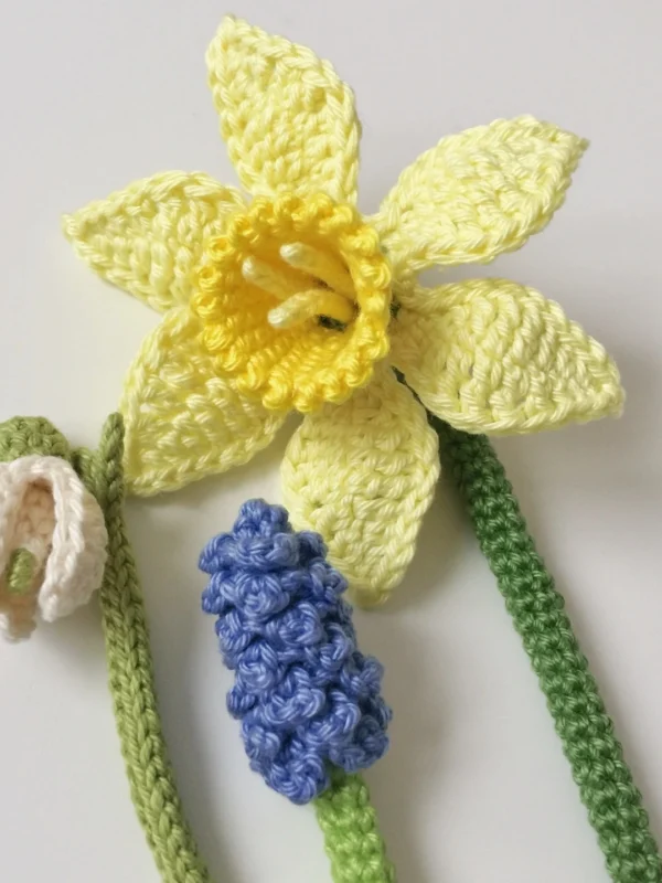 Cute Yellow Daffodil Free Crochet Pattern