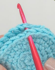 Fasten off and neatly weave in the end.