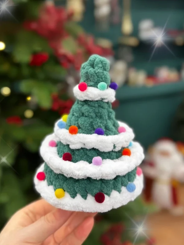 Fluffy No-Sew Christmas Tree Amigurumi Free Pattern