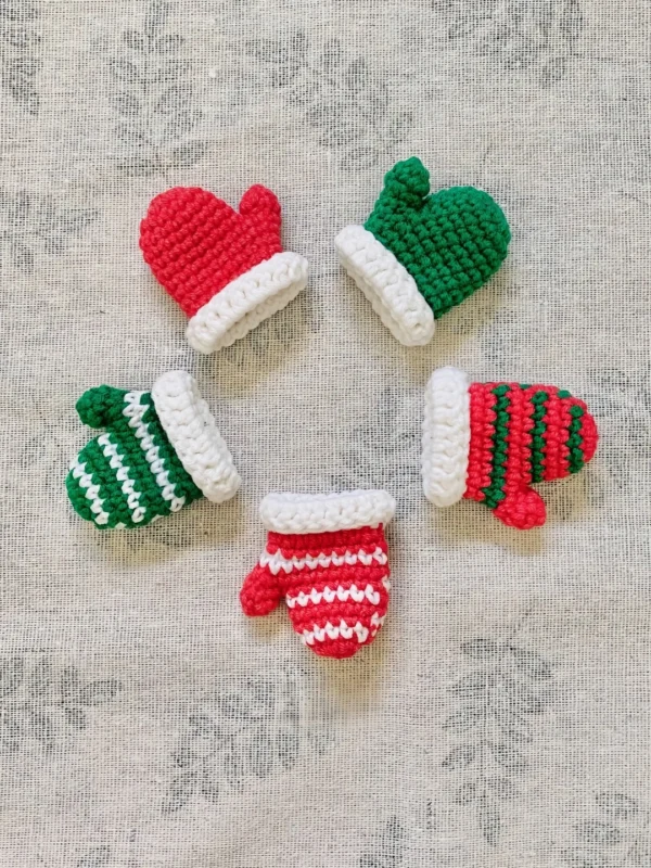 Cute Mini Christmas Mittens Free Crochet Pattern