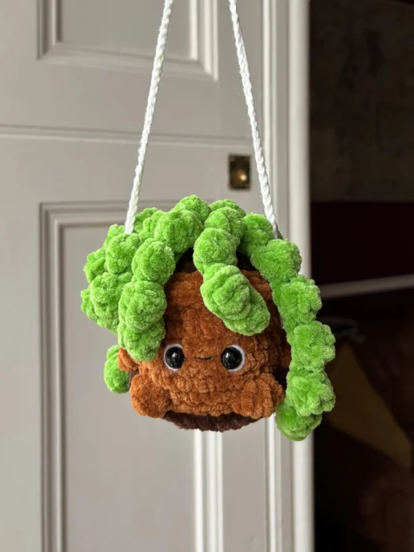 Cute String of Pearls Succulent Hanger Free Crochet Pattern