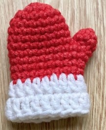 Fasten off, cut the yarn and weave it in.