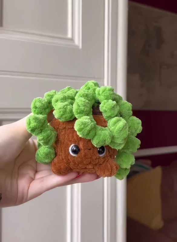 Low-Sew Hanging String of Pearls Plant Free Crochet Pattern